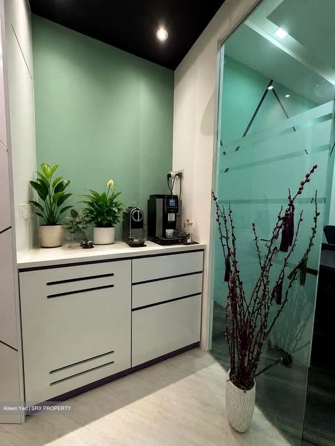 PLUS (D1), Office #622074711